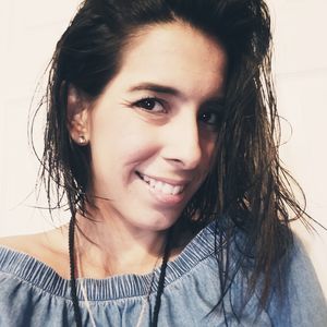 Meet your Posher, Esther maría